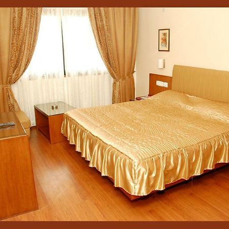 Hotel Deepa Comforts Mangalore Exterior photo